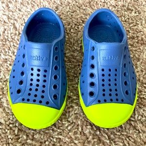 EUC Native Toddler Shoe Sz 5M